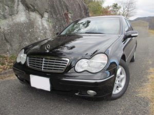 姫路市｜外車の板金・塗装、自動車整備・車検｜有限会社アサダメルセデスベンツＣ２００コンプレッサー 左ハンドル