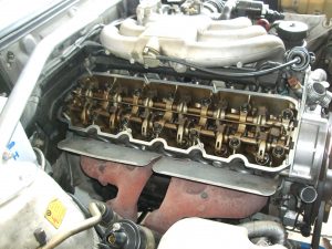 BMWE30 325ﾂｰﾘﾝｸﾞｵｲﾙ漏れ修理