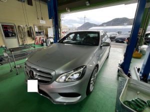 メルセデスベンツＥ３５０Ｗ２１２エンジンオイル漏れ修理
