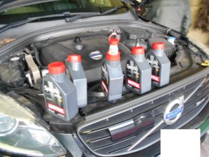 ボルボＸＣ６０ヘッドライト点灯不良＆エンジンオイル交換