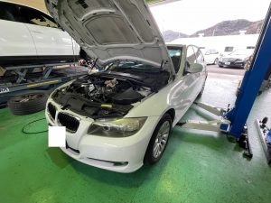 ＢＭＷＥ９１ ３２０Ｉエンジンオイル漏れ修理