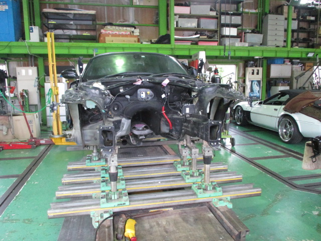 ＢＭＷＺ４ Ｅ８９フロント部事故修理