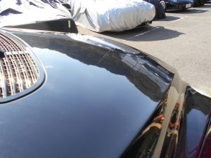 メルセデスベンツＲ３５０Ｗ２５１ボンネット交換