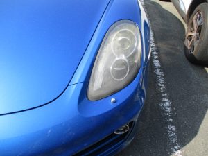 ポルシェケイマン９８１ヘッドライトレンズ研磨
