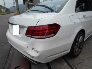 メルセデスベンツＥ３５０Ｗ２１２リア部事故修理