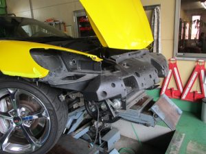 シボレーコルベットＣ６ Ｚ０６ ヘッドライトレンズ劣化修理