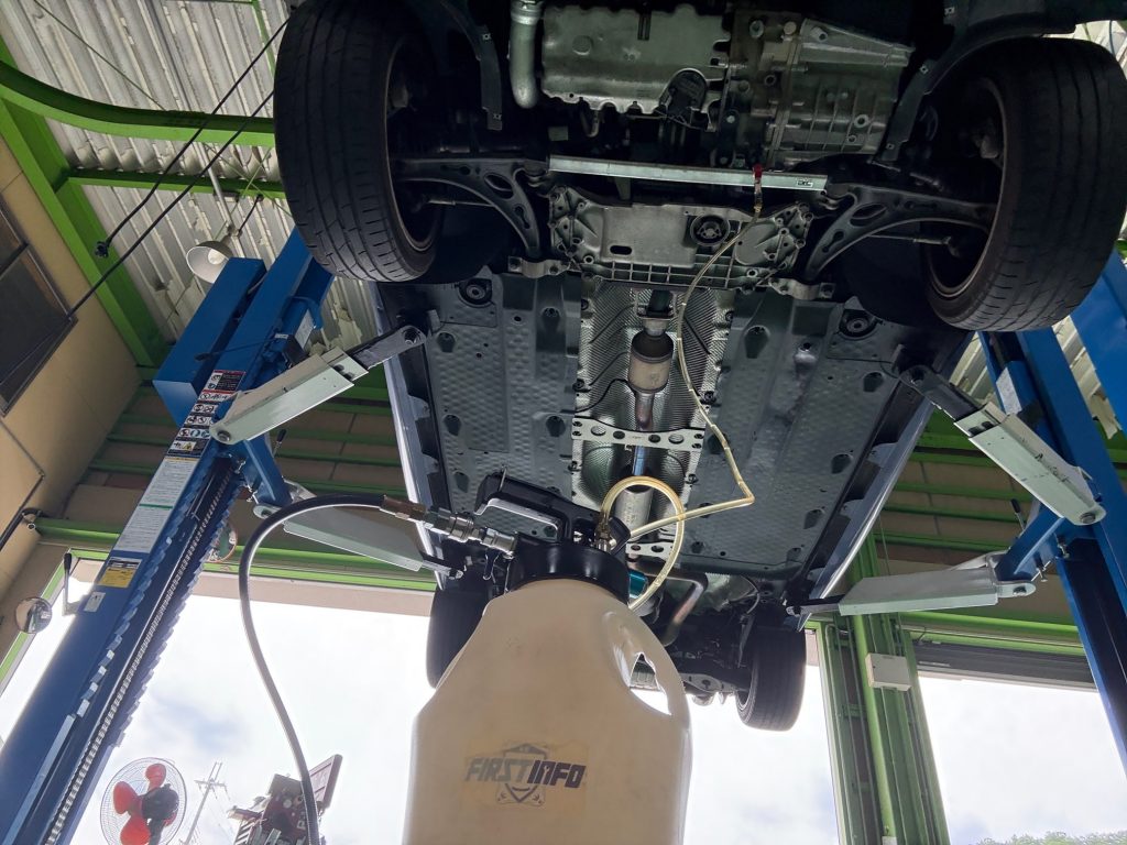 フォルクスワーゲンシロッコＤＣＴＦ及びエンジンオイル交換