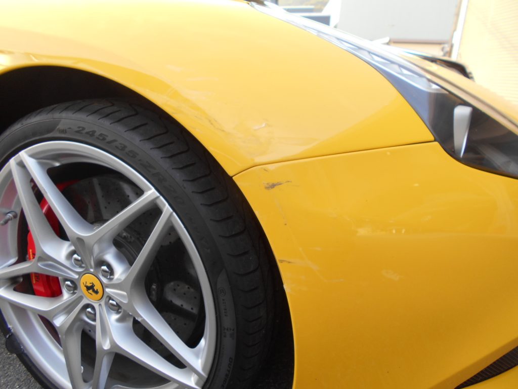 フェラーリカリフォルニアＴ右フロント部損傷修理